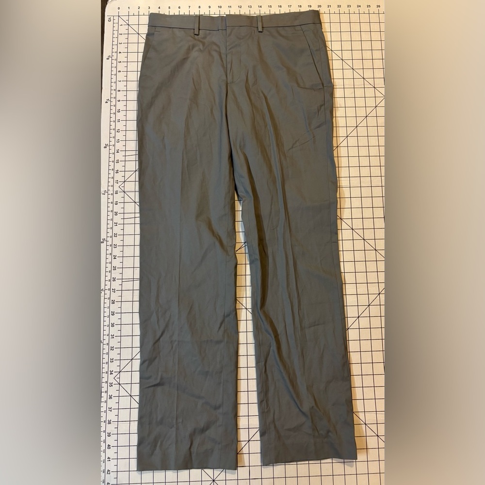 NWT Express Producer Men’s Size 31/32 Gray Modern Fit Dress Pants